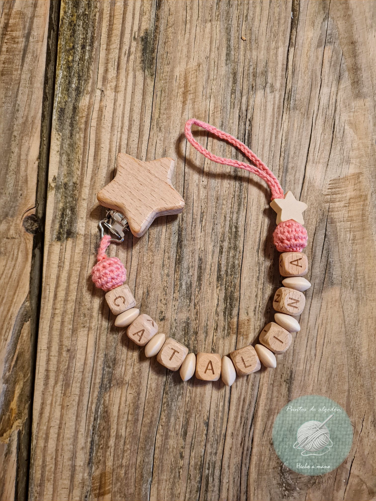 Chupetero personalizado con nombre.