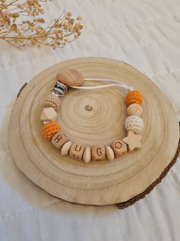 Chupetero personalizado con nombre. - Imagen 3